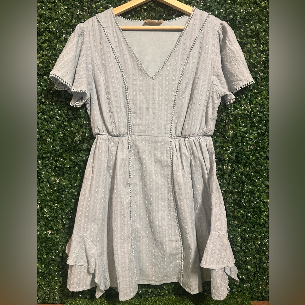 BELLA ELLA BOUTIQUE DRESS - NWOT - Worn once-Awesome details-stretch at waist!